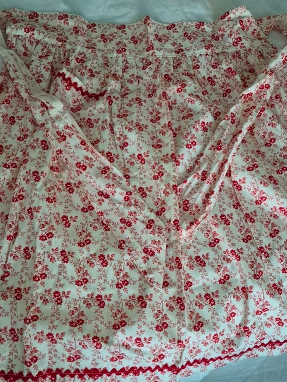 Vintage Cotton Half Apron With Pocket In Red & Cream Floral